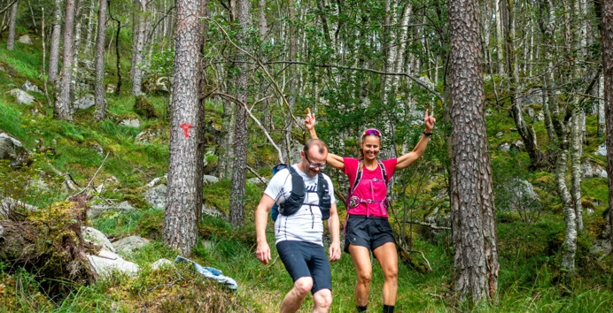 Stiløpetur Lysefjorden ut med Stavanger Turistforening fjellsportgruppa. Stiløping. Trailrunning.