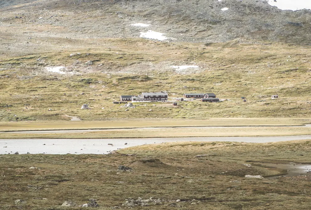 Glitterheim

En hytte på Omveien - den nye langruta fra Lillehammer i øst til Sognefjorden i vest, en rute hvor man krysser Fjell-Norge på tvers og får oppleve det mest spektakulære landet har å by på.