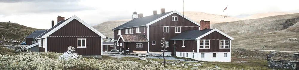 Glitterheim

En hytte på Omveien - den nye langruta fra Lillehammer i øst til Sognefjorden i vest, en rute hvor man krysser Fjell-Norge på tvers og får oppleve det mest spektakulære landet har å by på.