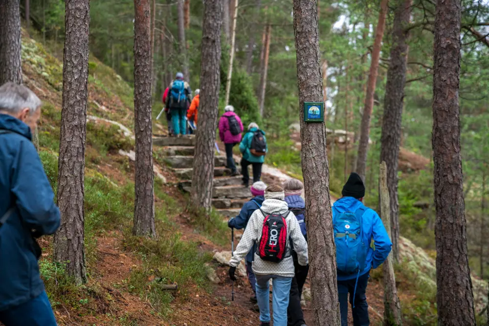 Turbussen tirsdag 15.11. Tur fra Oppegård kirke til Breivoll Gård