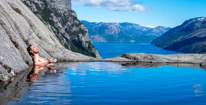 Lysefjorden. Bading. Kaffe. Kaffebål. Utsikt. Fantapytten. Kjartan Aakre på bildet.