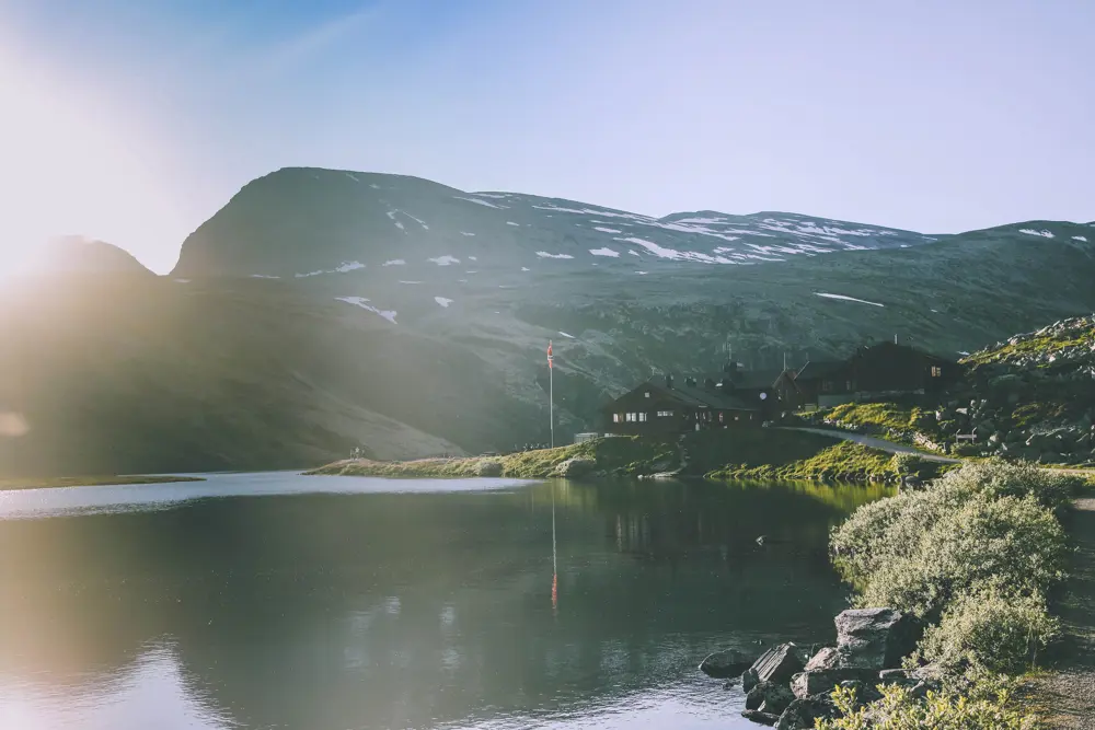 Rondvassbu i solskinn sommer