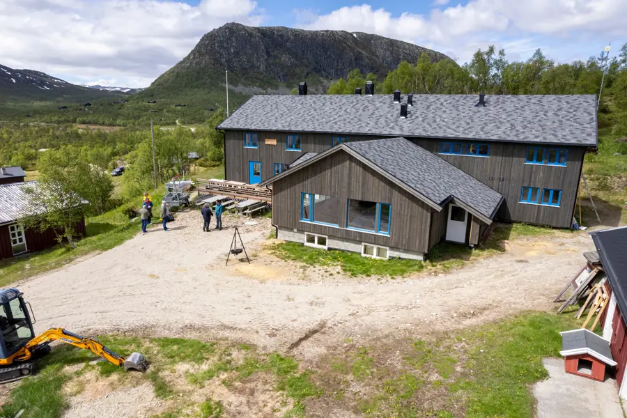 Mogen Turisthytte renovering kledning