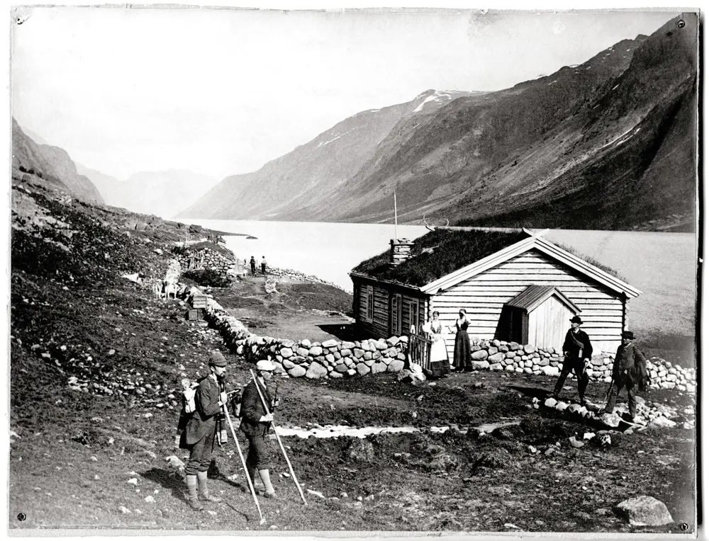 Gjendebu - eller Gjendeboden som hytta het da dette bildet ble tatt i 1872.