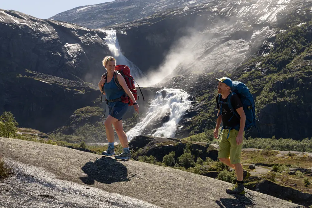 Linda Fongaard og Per Arne Aadland på tur til Stavali, august 2023.