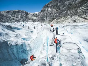 Bilder tatt i forbindelse med DNT Fjellsport sitt intensivkurs på bre i Jotunheimen sommeren 2018.